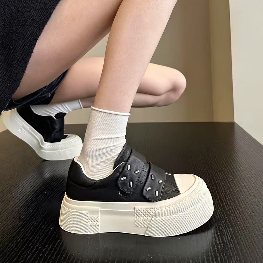 Top Layer Cowhide Thick Sole Solid Color White Shoes 2025 New Fashion Designer Trend Board Shoes Multifunctional Women s Casual Light Luxury Versatile