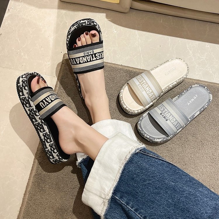 Hot new free shipping designer slippers for womens flat slippers black beige grey Spring new style thick soled height increasing sandals for external 