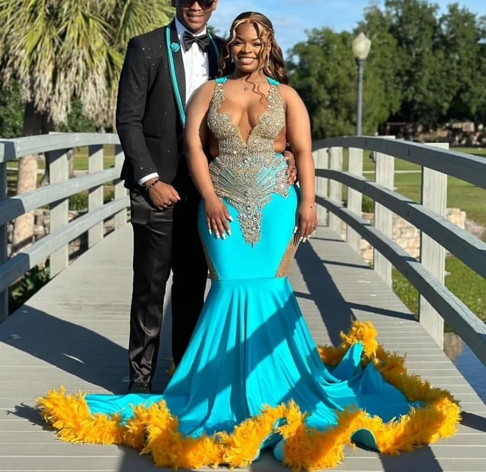 Turquoise Crystal Mermaid Long Prom Dresses For Black Girls Sheer V-Neck Feather Glitter Beads Pageant Party Evening Gown