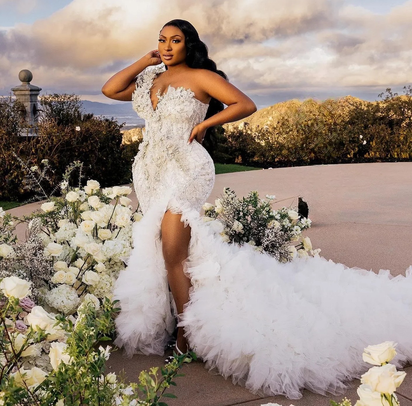 2025 Plus Size Mermaid Wedding Dress Bridal Gowns for Bride Illusion Sheer Neck Bead Pearls Rhinestones Decorated Side Split Ruffles Vestidos De Novia