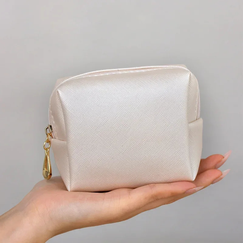 Womens Cosmetic Bags Mini Beautiful Jewelry Bags Fashion Storage Bags Outdoor Convenient Portable Cosmetic Bag R250312