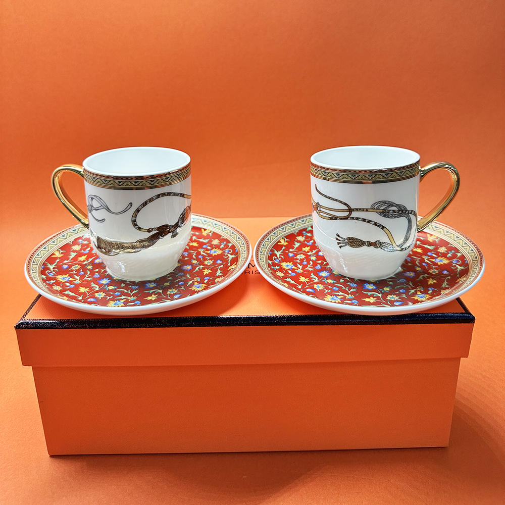 Horse Design European Bone china set Top Grade Porcelain coffee cup and saucer Gifts Pearl glaze