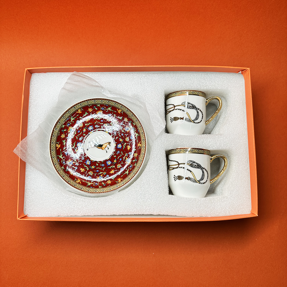 Horse Design European Bone china set Top Grade Porcelain coffee cup and saucer Gifts Pearl glaze