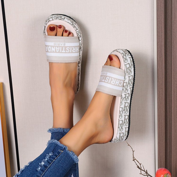 Hot new free shipping designer slippers for womens flat slippers black beige grey Spring new style thick soled height increasing sandals for external 