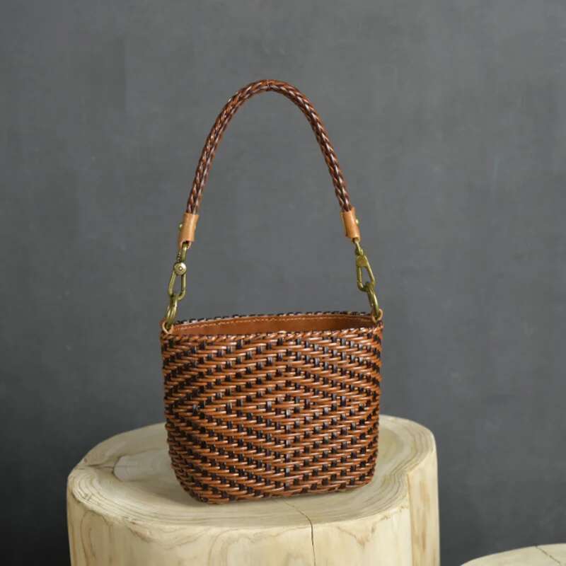 Autumn And Winter New Crossbody Leather Japanese Small Square Retro Hand-Woven Personalized Women's Bag