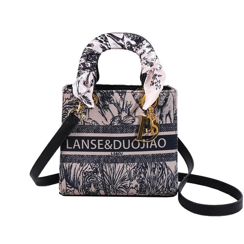 free shipping designer Shoulder Bags for woman Casual Fashion letter vintage embroidery solid bag