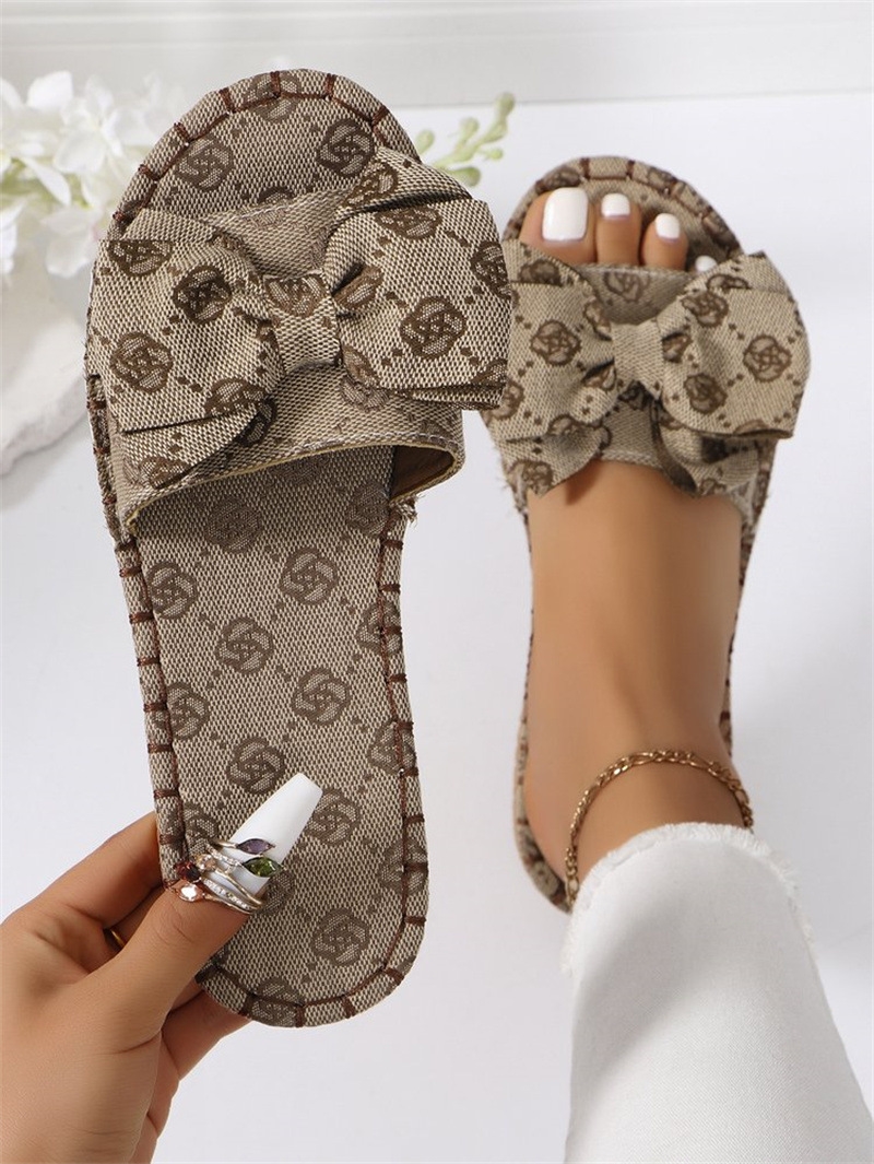 2025 Hot selling summer new square wearing beach slippers female flip-flops flat slippers 36-43 slippers sandals with flat heels and bows