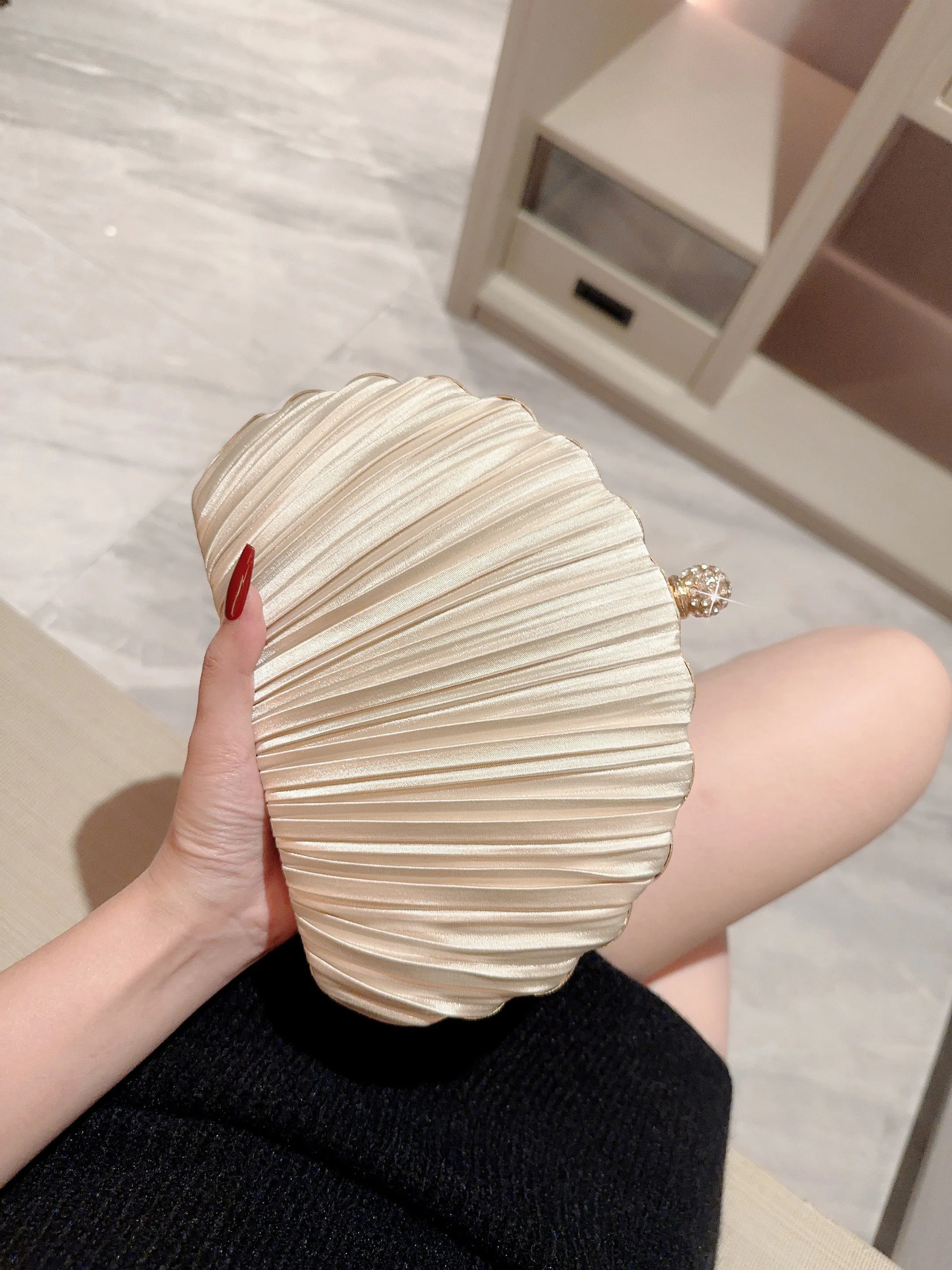 Shell Evening Bag Cheongsam Diamond Clutch Bag Chain Bag Evening Dress Bag Pleated Bag Banquet Bag 250305