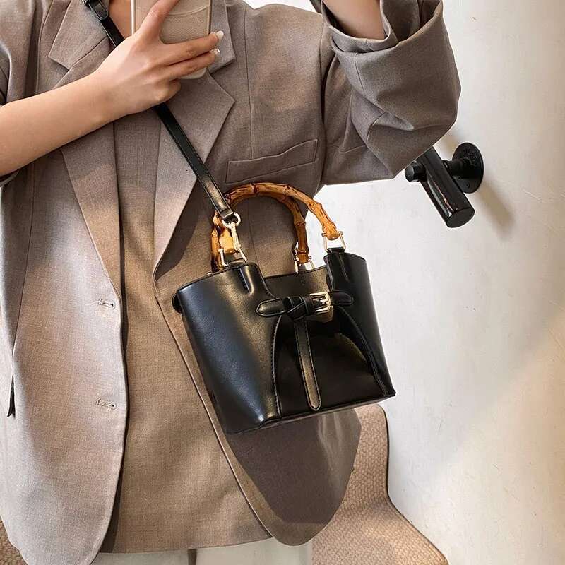 Short Handle PU Leather Bucket Crossbody Bags For Women Trend Y2k Ladies Sier Shoulder Bag Handbags
