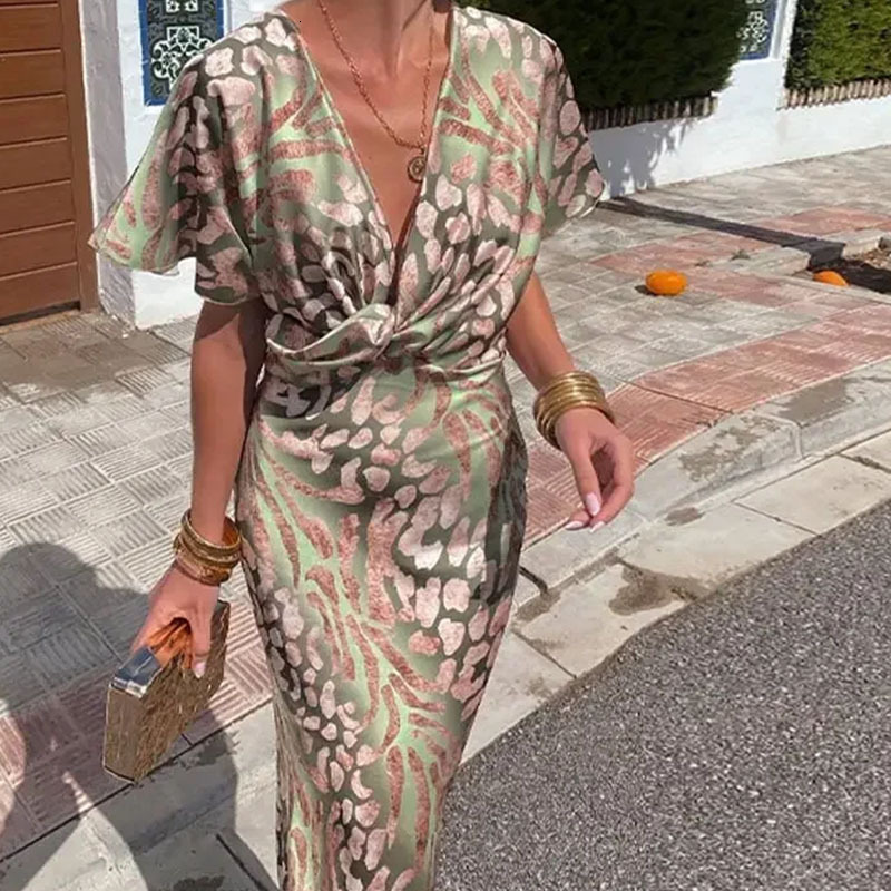 2025 Spring New Women's Clothing Elegant Printed Folded Long Skirt V-Neck Slimming Dress