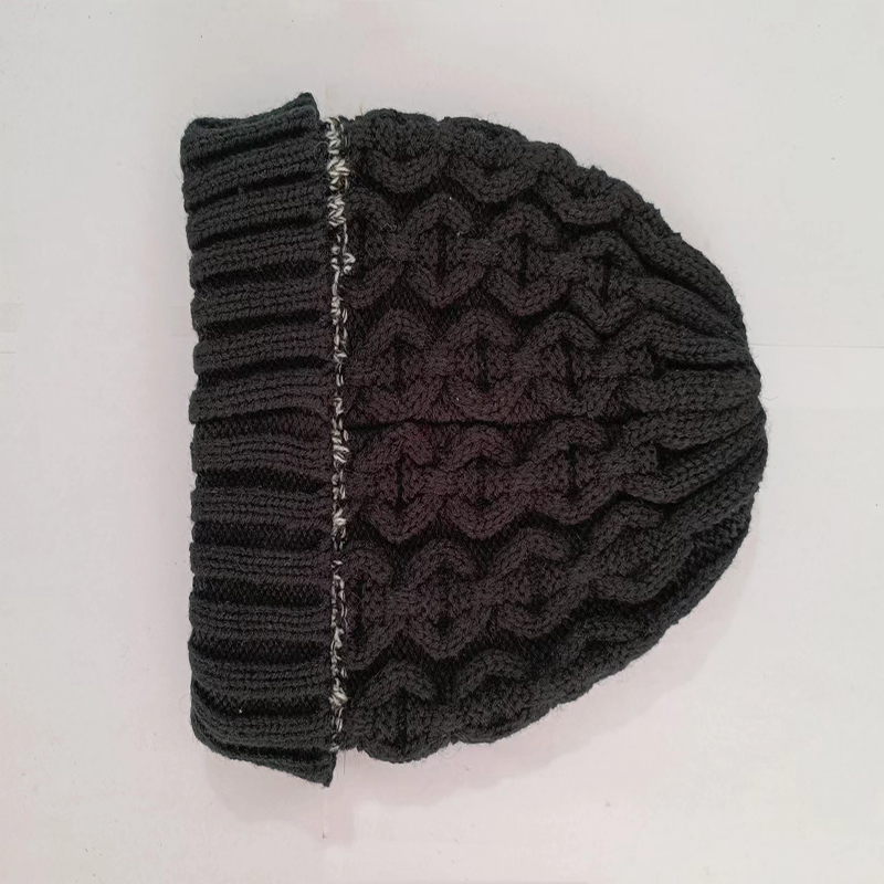 High-Quality Brimless Knitted Beanie for Men and Women Durable Fabric with Multiple Color Options