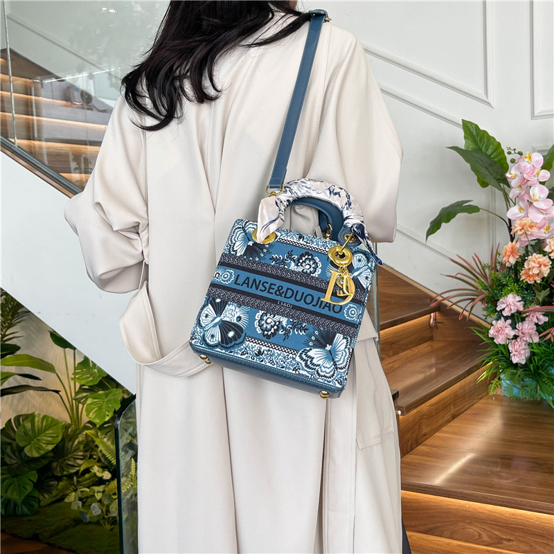 free shipping designer Shoulder Bags for woman Casual Fashion letter vintage embroidery solid bag