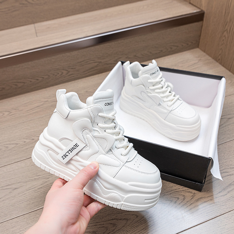 Light Luxury Women s Casual Shoes 2025 Spring And Summer New Fashion Designer High quality Leather Classic Board Shoes Outdoor Casual Sports Shoes Ska