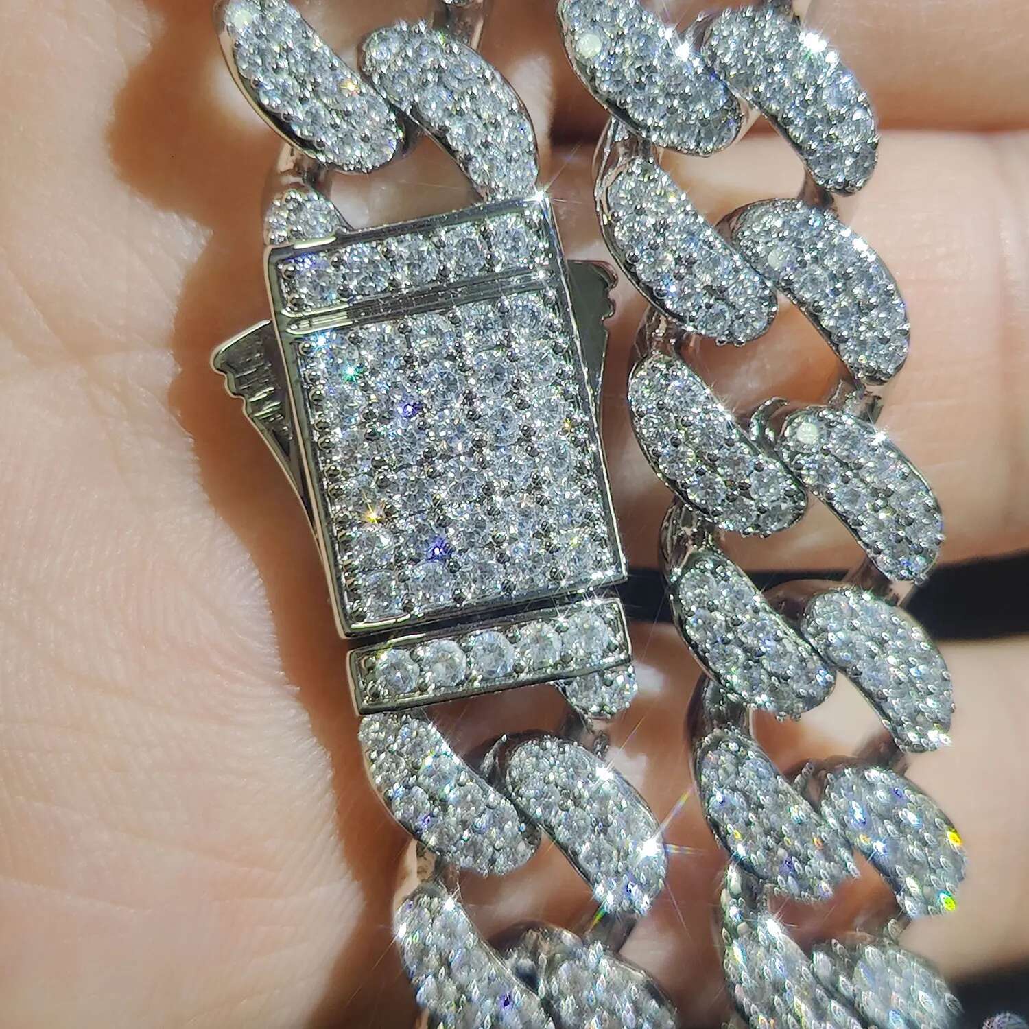 2025 Width 12mm Hip Hop Iced Out Bg Necklace High Quality Miami Cuban Chain Necklaces Fine Jewelry Gift for Men Women