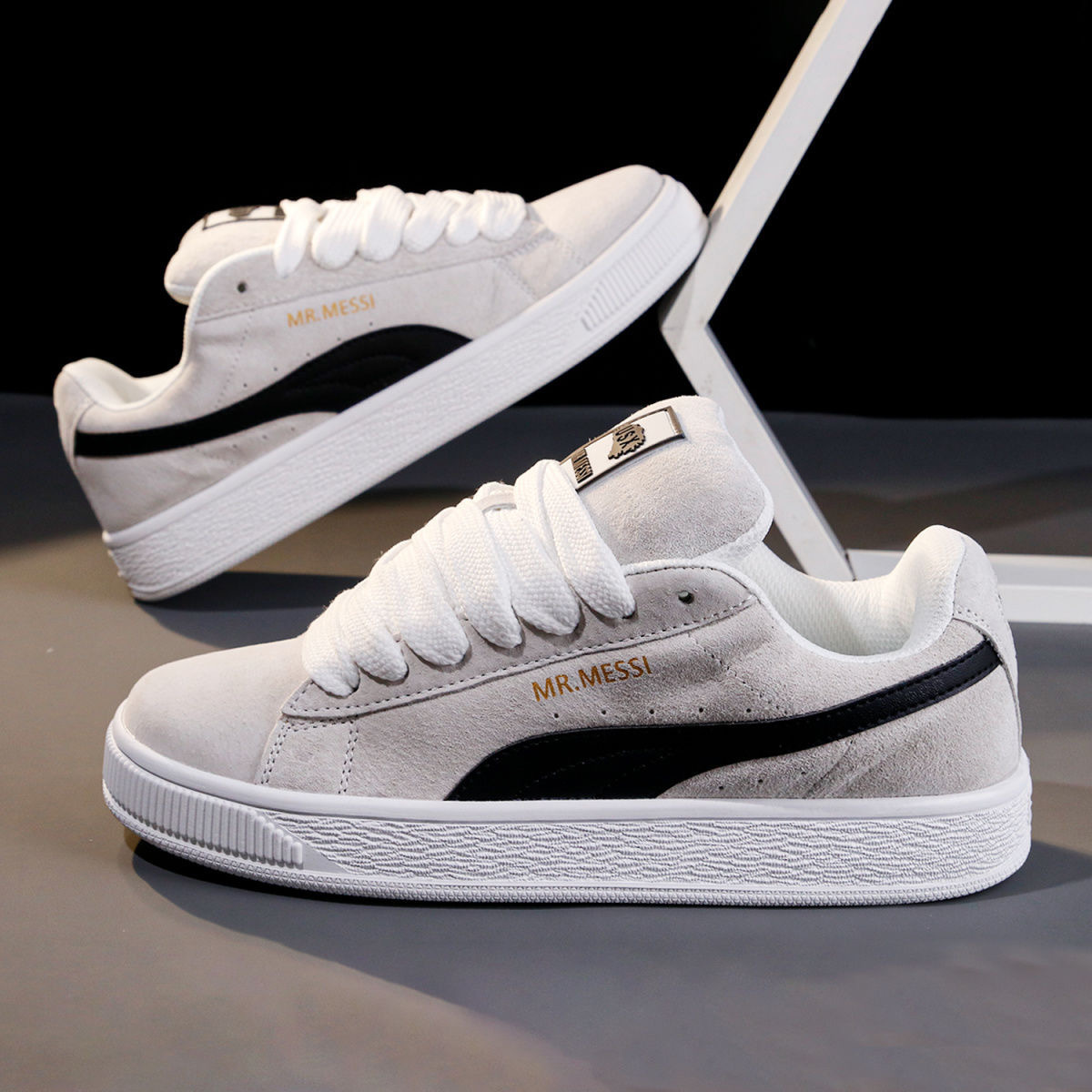 2025 New Fat Bread Female Designer Trendy Fashion Multi functional Leisure Sports White Shoes Fashion Campus