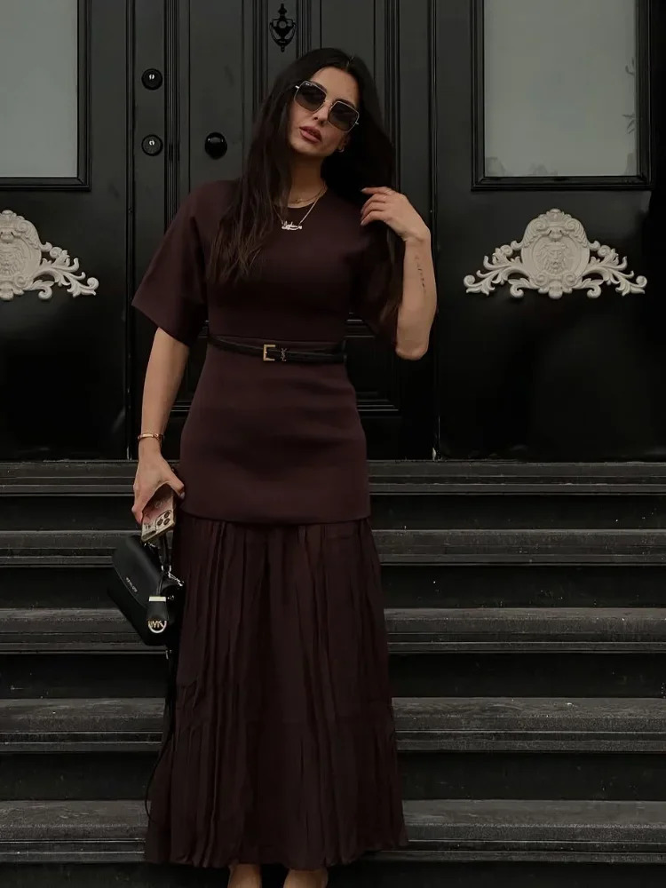 Fashion Brown Knit Pleated Patchwork Dresses Elegant Round Neck Short Sleeve Slim Fit Dress Female Commute Outdoor 250313