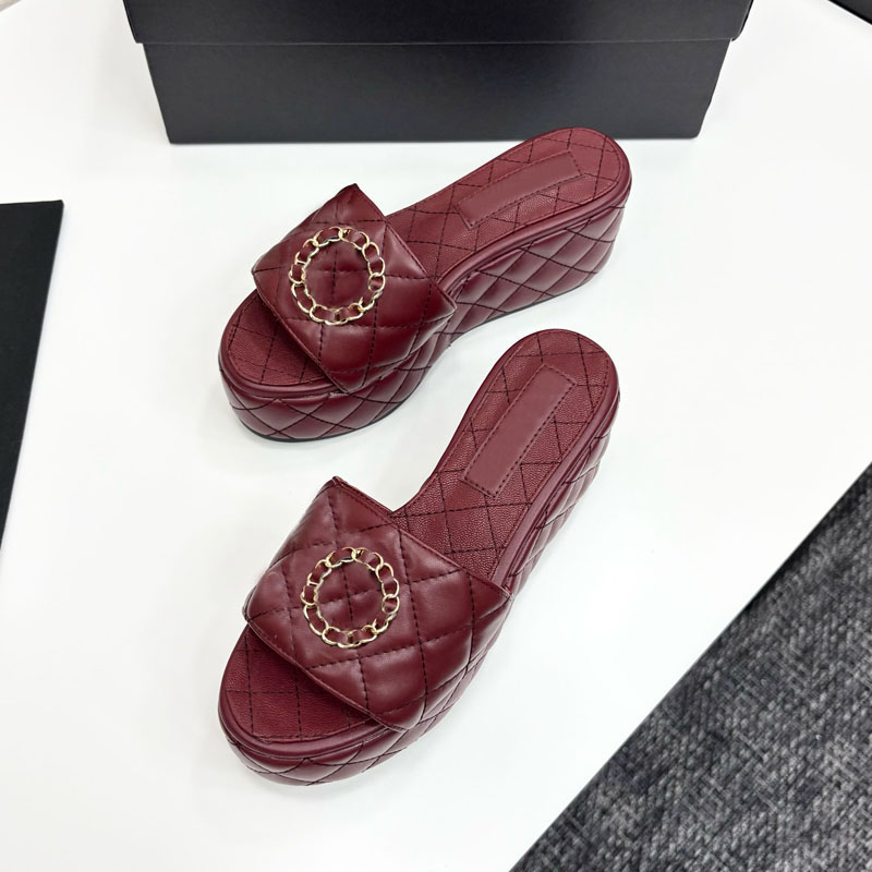 Thick soled slippers women designer beach slipper Half slippers leather Suede Thick heels Metal Slides woman shoe Lazy Sandals letter High shoes size 34-40-41 With box