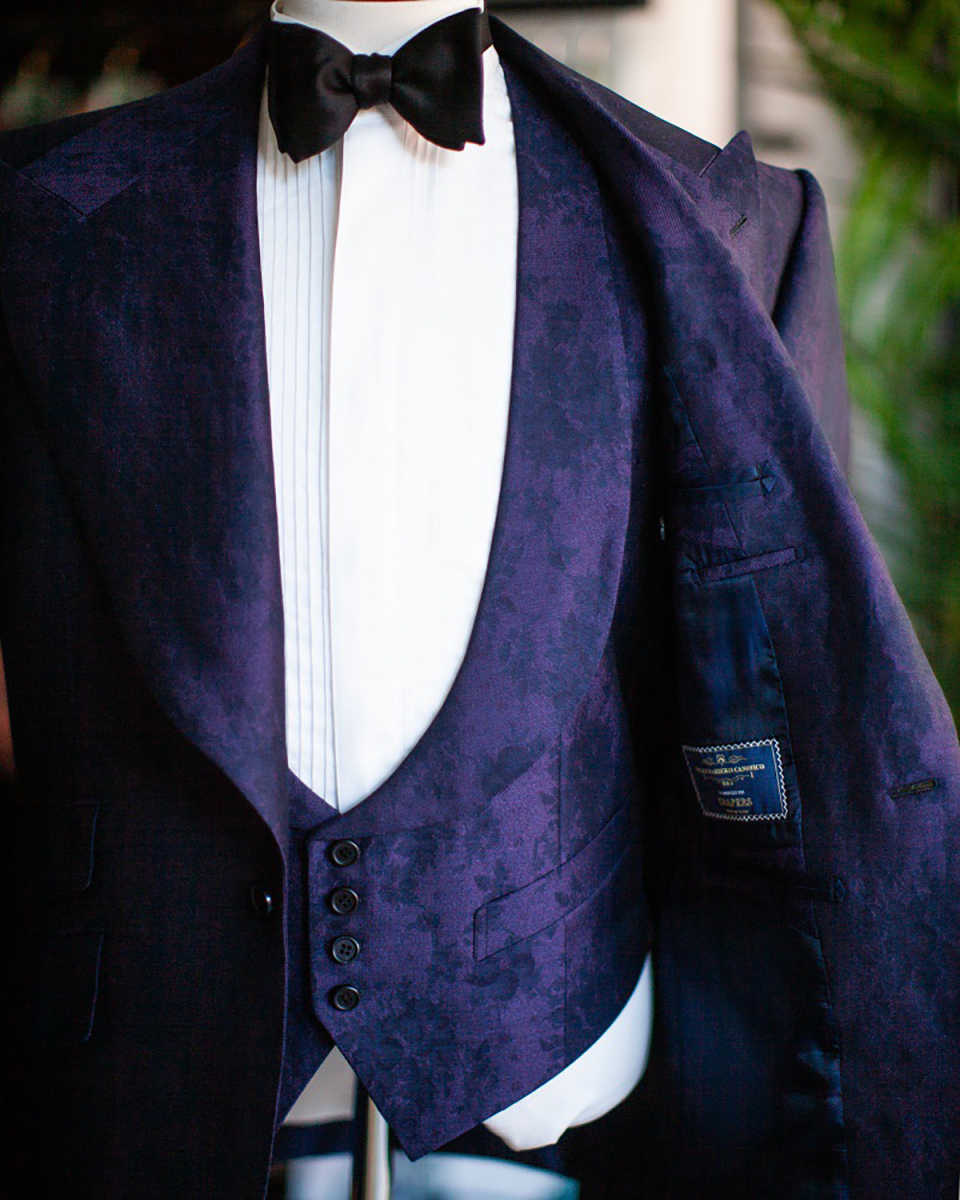 Gorgeous Wedding Tuxedos One Button Jacquard Men Suit Peaked Lapel 2 Piece Set Jacket Vest Groom Business Blazers Customized