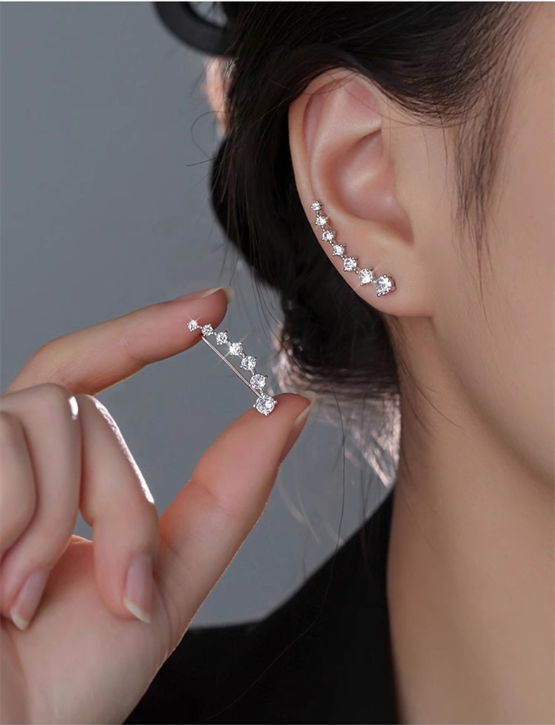 2025 Sweet Cute Clip Earrings Women Fashion Jewelry Soild 100% 925 Sterling Silver Line Lab White Moissanite Diamond Girls Party Stack Gem Earring For