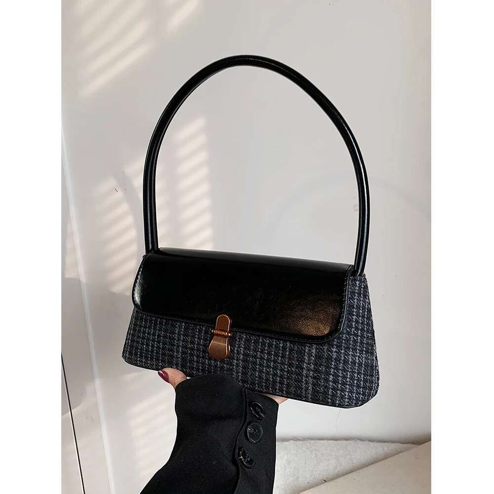 England Style Women Shoudler Bags Solid Pu Flap Underarm Bag Commute Tweed Pillow Packs Large Capacity Female Handbag