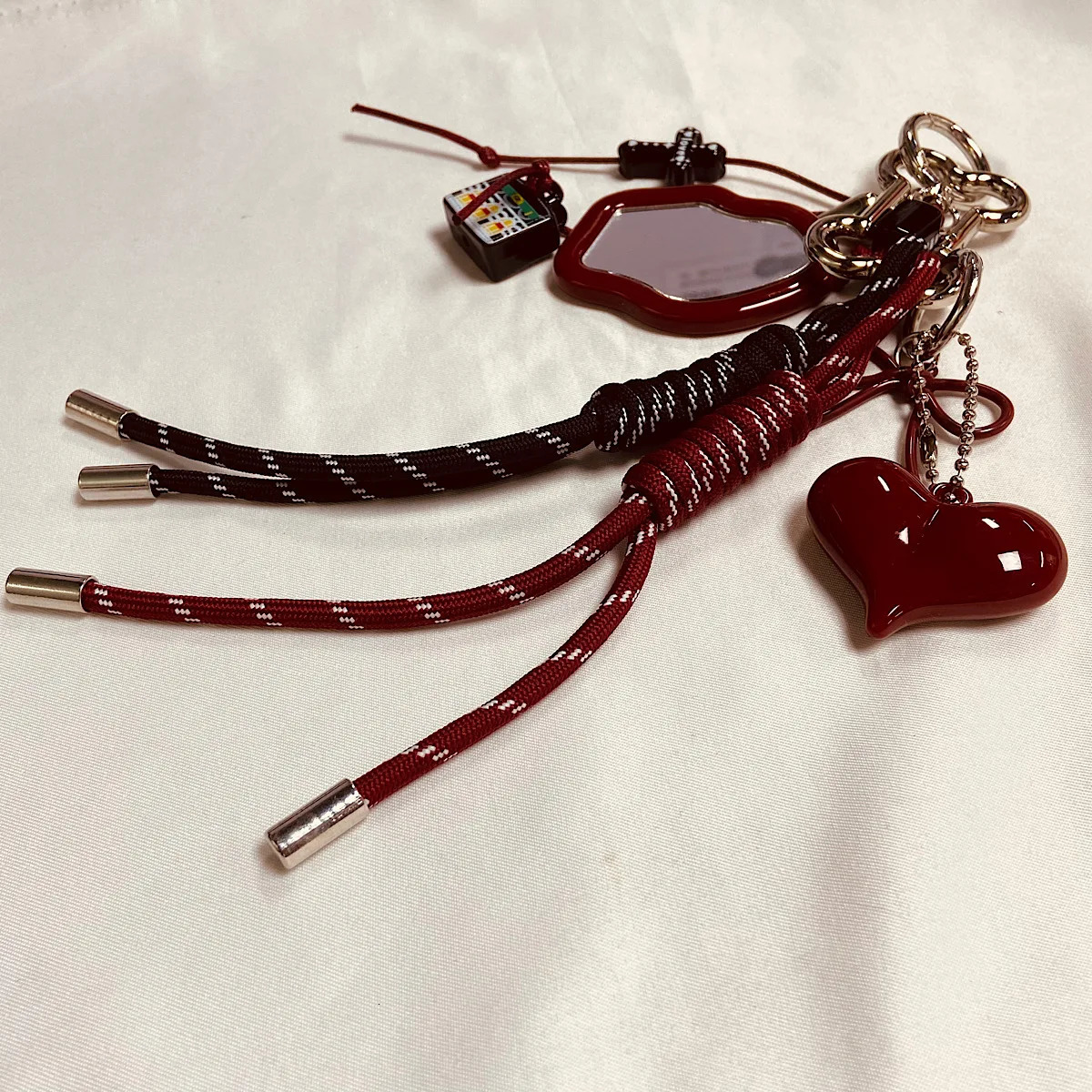 resin hanging rope mirror small heart versatile keychain phone case pendant woven rope bag decoration warm gift 250311