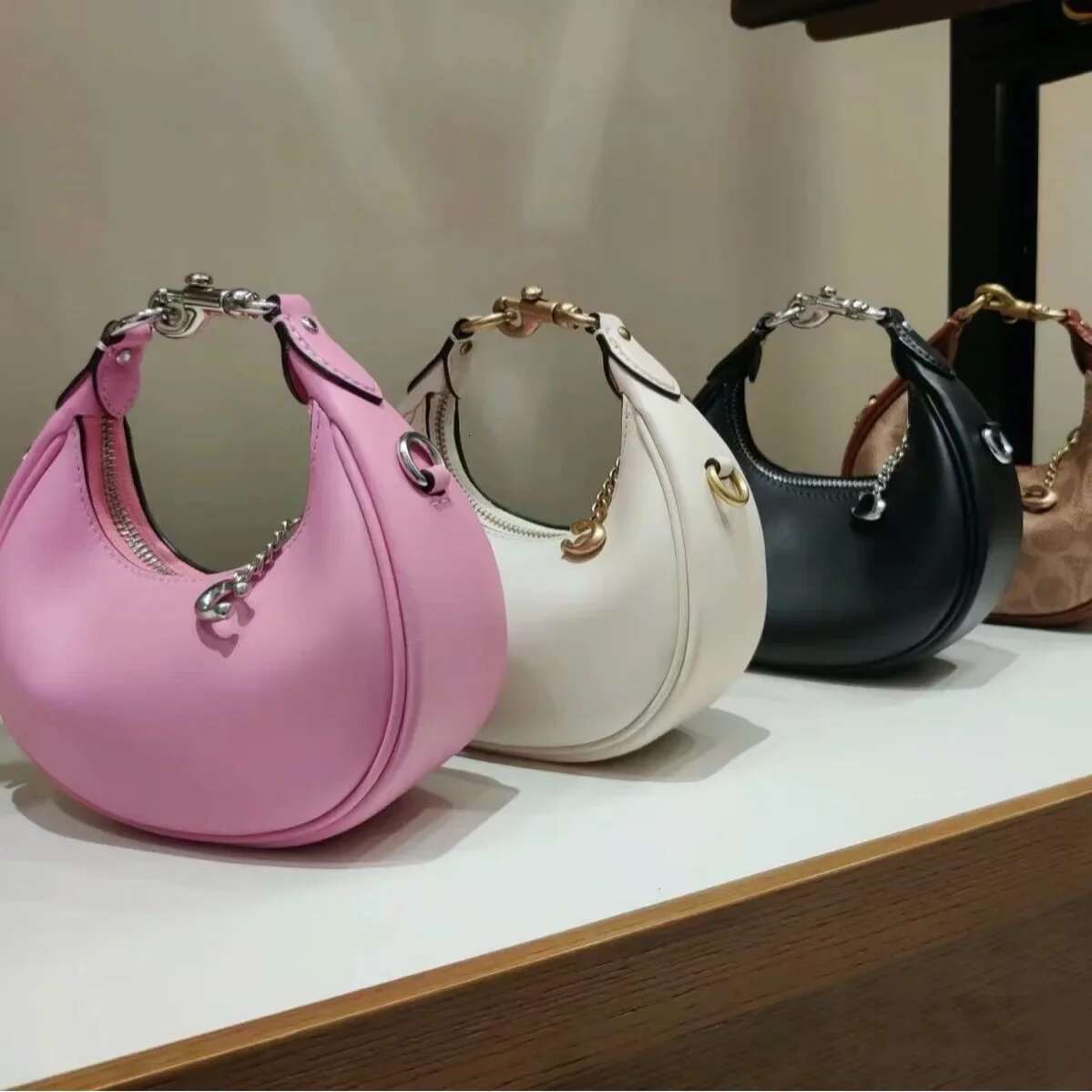 2024 New Mini Half-Moon Handbag Women's Crossbody Genuine Leather Shoulder Bag Small Trash Fashion Accessory