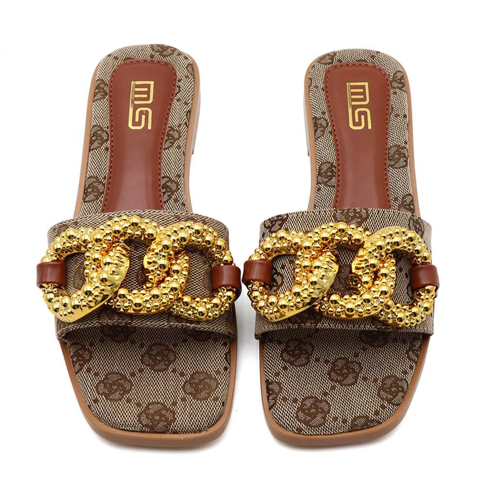 Women's large-size chain flat-bottomed slippers new European and American fashion casual slippers for spring and summer wholesale