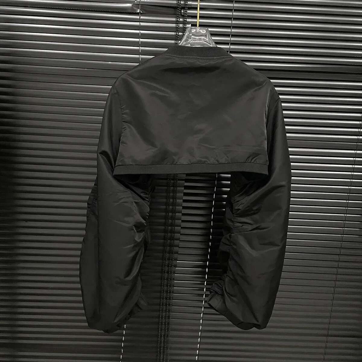 Autumn New Niche Design Black Shoulder Vest Women's Leather Flight Plane Style Cropped Jacket Crew Neck Pattern