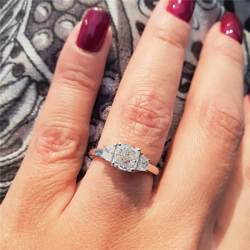 18K Solid White Gold 1.0ct Cushion Cut Trapeziod Cut Luxuery Fashion Lab Grown Diamond Engagement Ring For Women