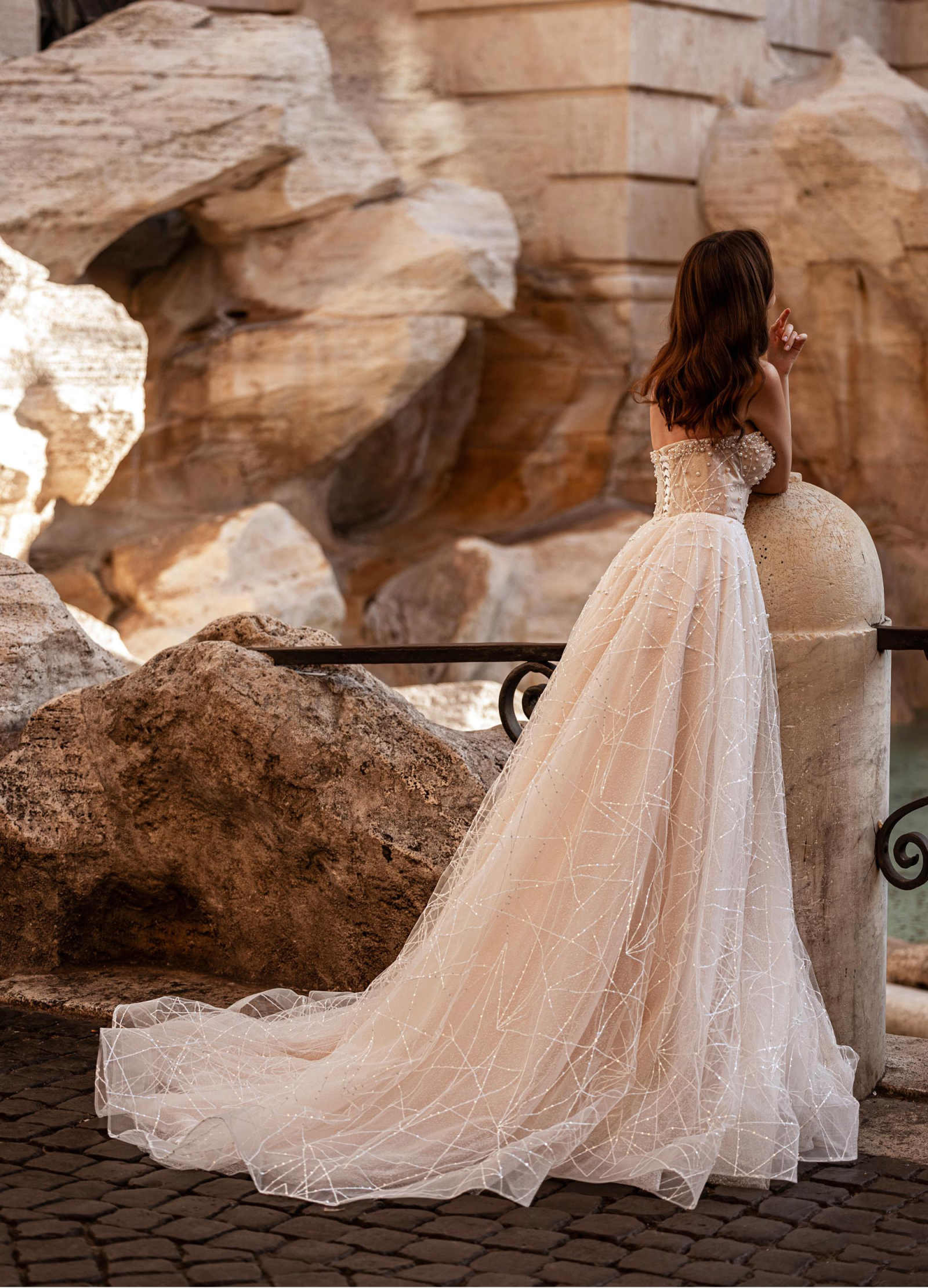 Designer A e Women Wedding Strapless Sleeveless Backless With Wrap Bridal Gowns Sequins Pearls Sweep Train Dress Custom Made