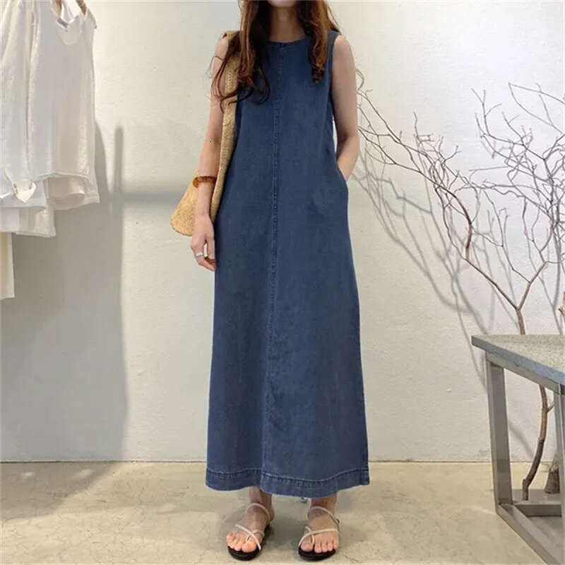Fashionable skirt, round neck, sleeveless pocket, loose long vest, denim robe dress, women's wholesale, 2025 temperament versatile new trend clot