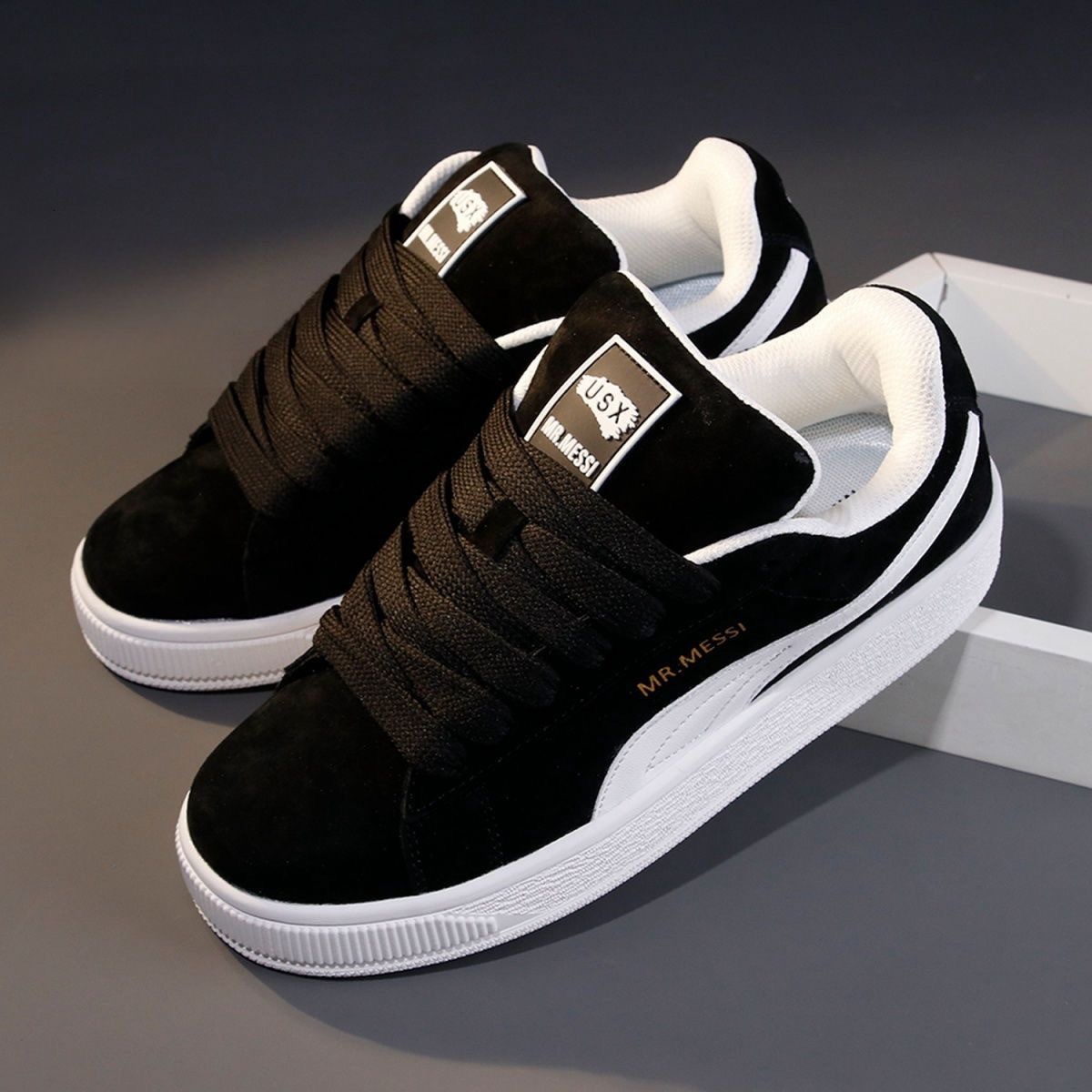 2025 New Fat Bread Female Designer Trendy Fashion Multi functional Leisure Sports White Shoes Fashion Campus