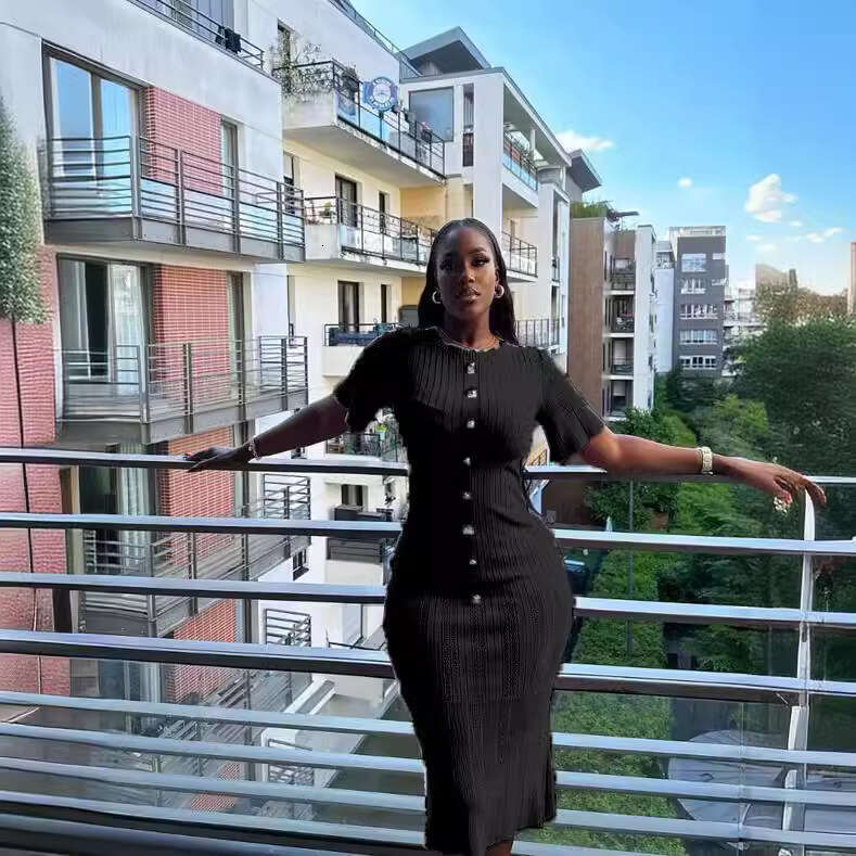 New Summer Round Neck Short Sleeve Dress With Knitted Hip Wrap For Women