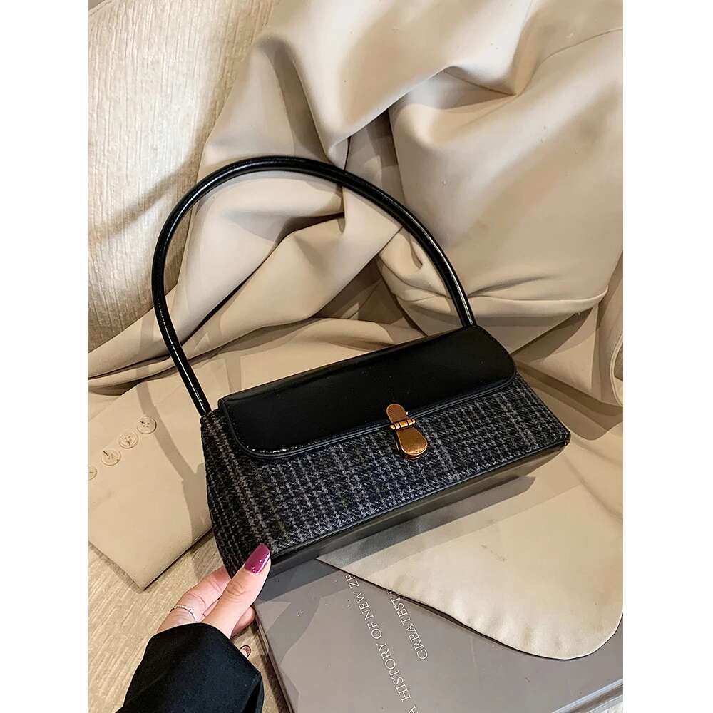 England Style Women Shoudler Bags Solid Pu Flap Underarm Bag Commute Tweed Pillow Packs Large Capacity Female Handbag