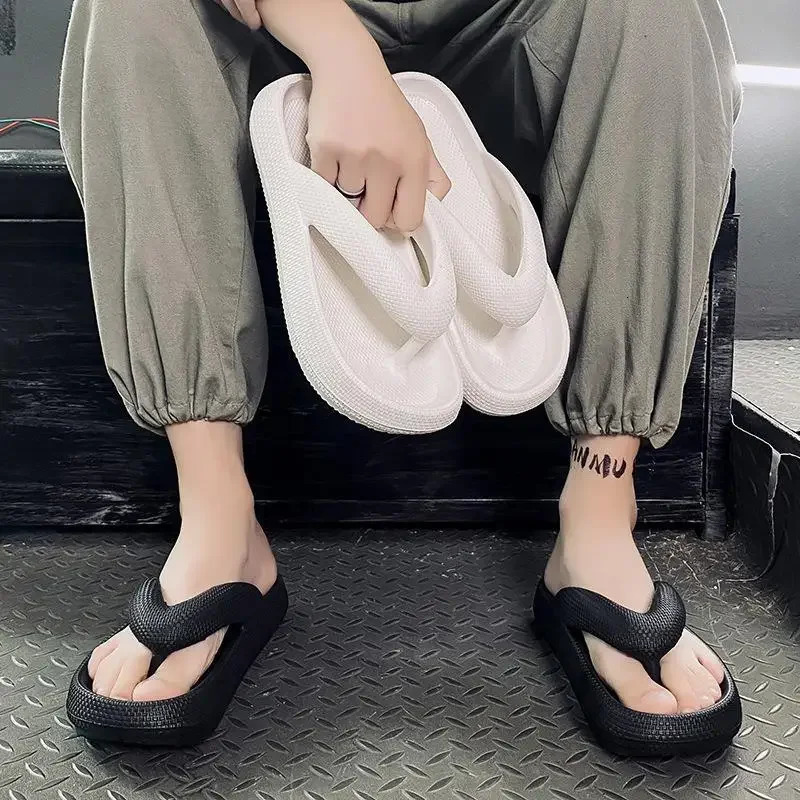 2024 Summer Mens Beach Slippers Thick Platform Sandals Casual Shoes Bath Non slip 250304