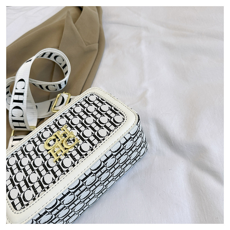 Free Shipping New Designer Bag, Summer Popular Urban Minimalist Small Bag Fashionable High-quality Women's Shoulder Crossbody Bag Wallet