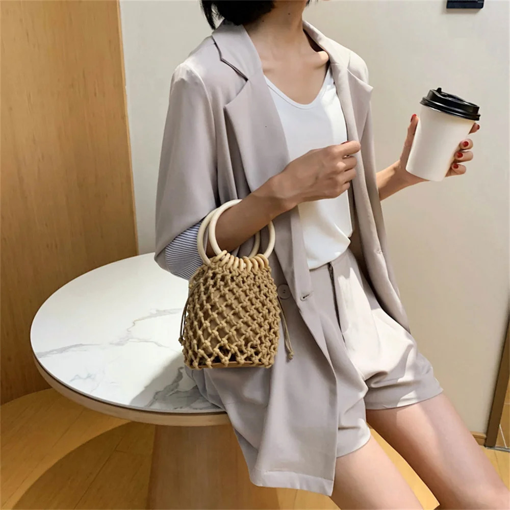 New Summer Straw Woven Beach Bag Rattan Ladies Purses Handbag Wrist Pack Women Handle Female Bucket Tote Bags Knit Travel Bags R250312