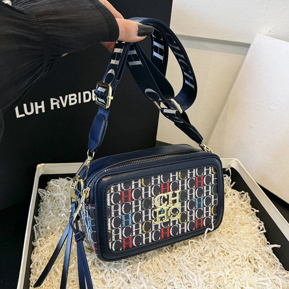 Free Shipping New Designer Bag, Summer Popular Urban Minimalist Small Bag Fashionable High-quality Women's Shoulder Crossbody Bag Wallet