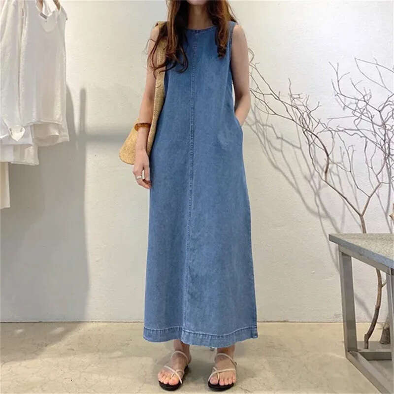 Fashionable skirt, round neck, sleeveless pocket, loose long vest, denim robe dress, women's wholesale, 2025 temperament versatile new trend clot