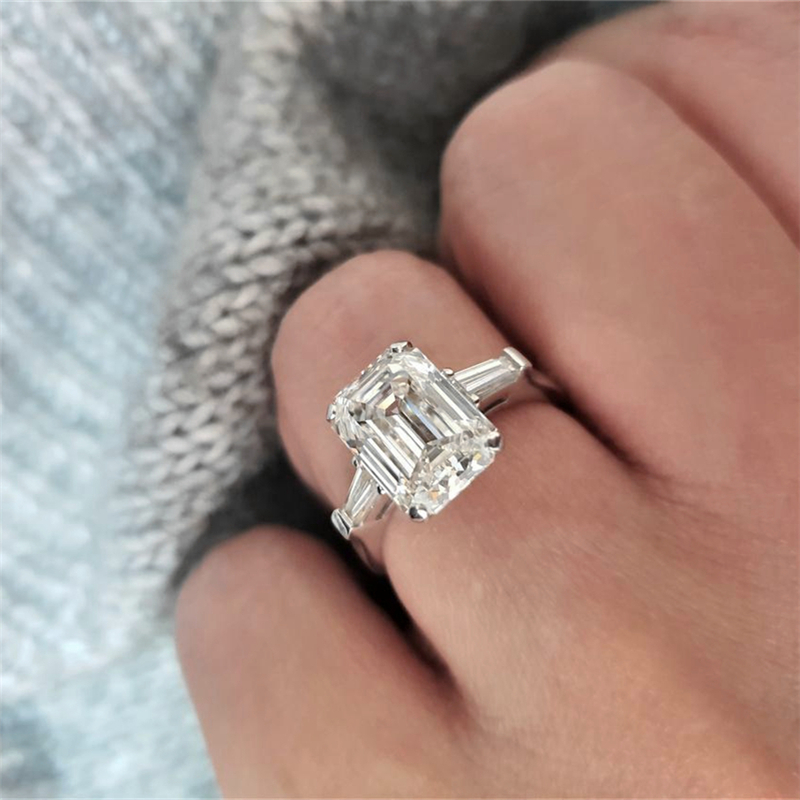 Jewelry Solid Gold Ring For Women 3.0 Carat Emerald Cut Lab Grown Diamond IGI Certificate Trapezium 3 Stones Womens Engagement Ring