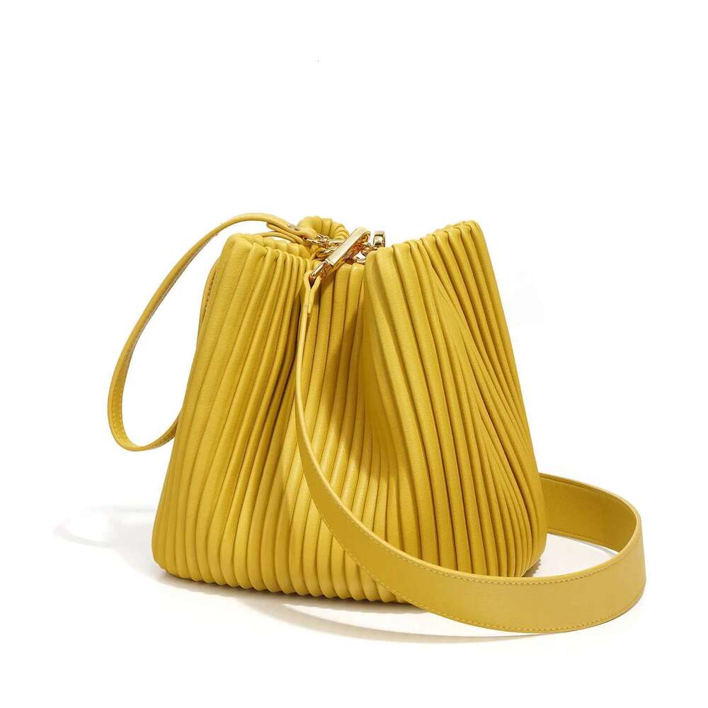 Women's Bags Women's Bags Fold Tote Pack Ladies Bucket Fashion Women Large Capacity Shoulder Girls Spring Summer New Pleated Split Leather B
