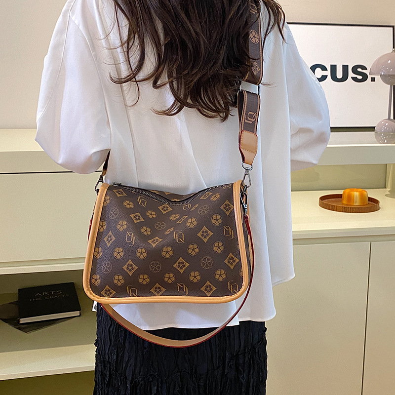 Designer Shoulder Handbags: Women's Fashionable Printed Tote Bag - High-capacity Crossbody Messenger For 2025 New Free Delivery Designer Bag