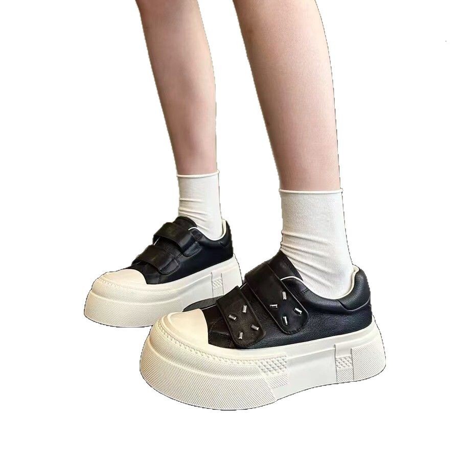 Top Layer Cowhide Thick Sole Solid Color White Shoes 2025 New Fashion Designer Trend Board Shoes Multifunctional Women s Casual Light Luxury Versatile