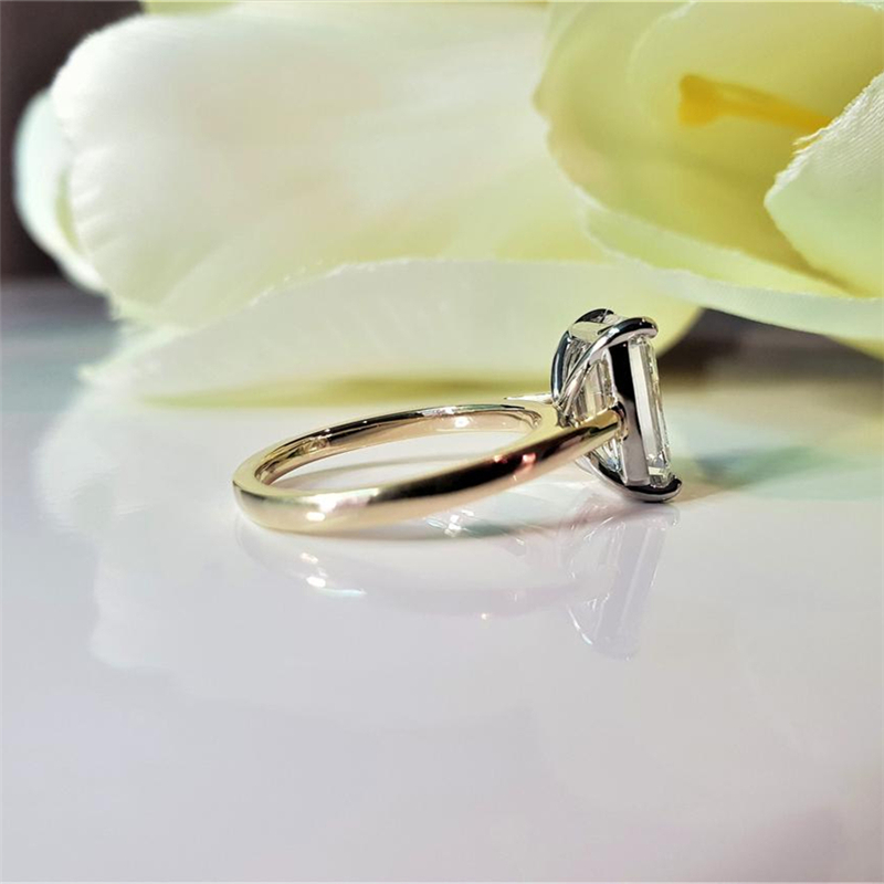 Jewelry Lab Grown Diamond Engagement Ring 2 Carats Emerald Cut Solitair Two Tones Yellow And White Gold Ring IGI Certified E VS1 Wedding Gold Ring For