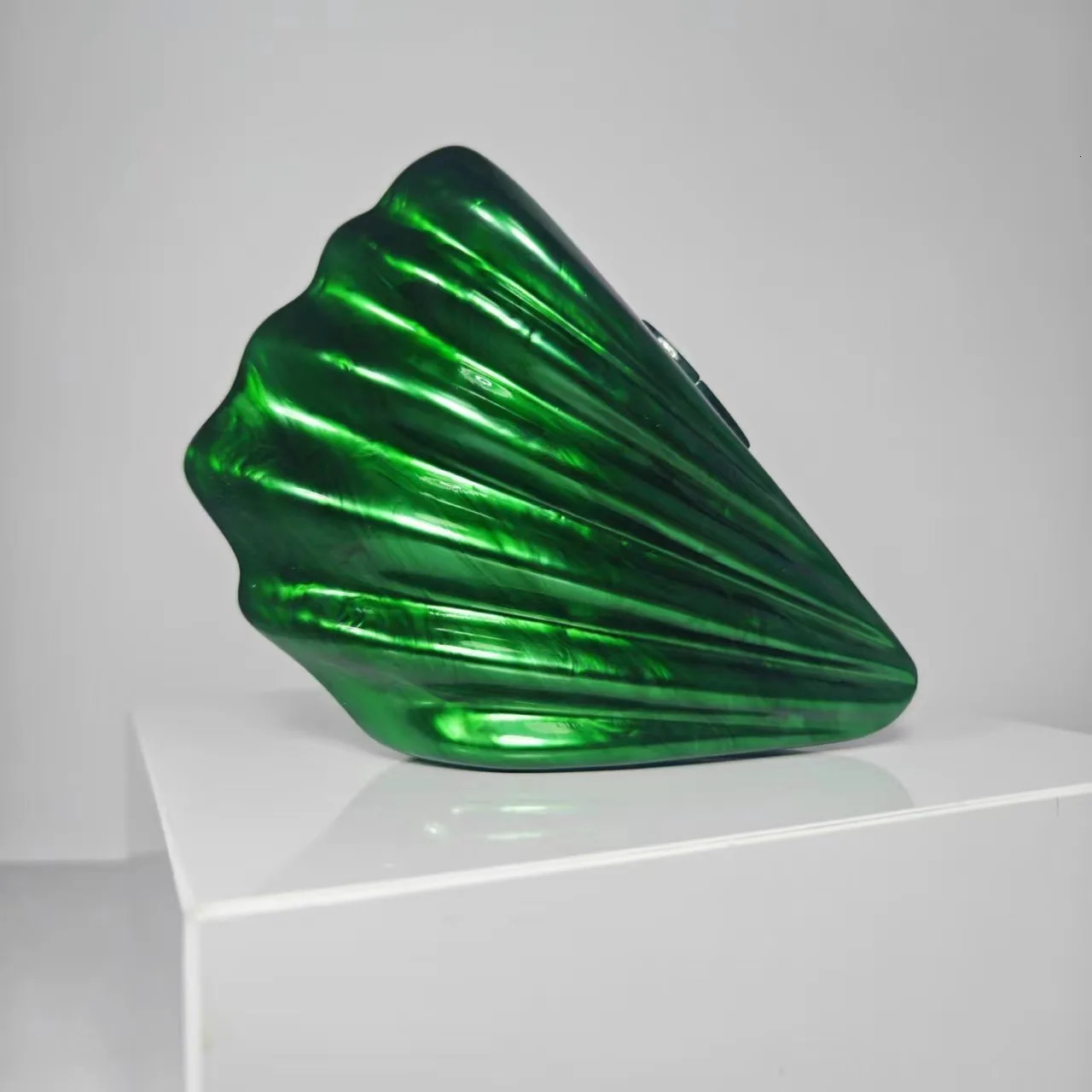 2024 Womens European and American Shoulder Oblique Span Bag Fan Shell Acrylic Bag Fashion Wedding Dinner Clutch Bag 250305