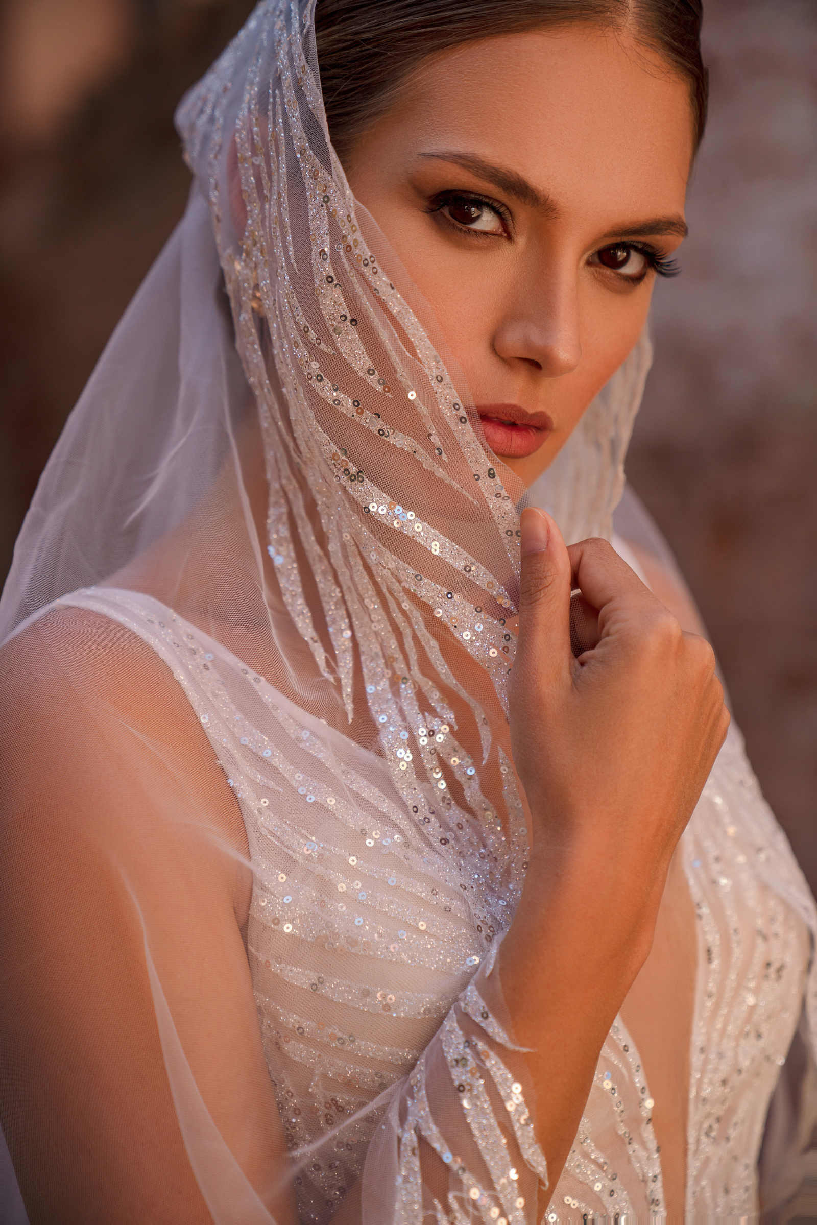 Simple A e Women Wedding V Neck Sleeveless Backless Bridal Gowns Sequins Sweep Train Dress Custom Made