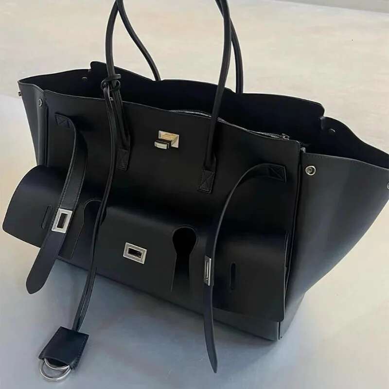 Brand Black Large Capacity Travel Lage High Quality Square Buckle Design Shoulder Handbag Shopper Women Bag
