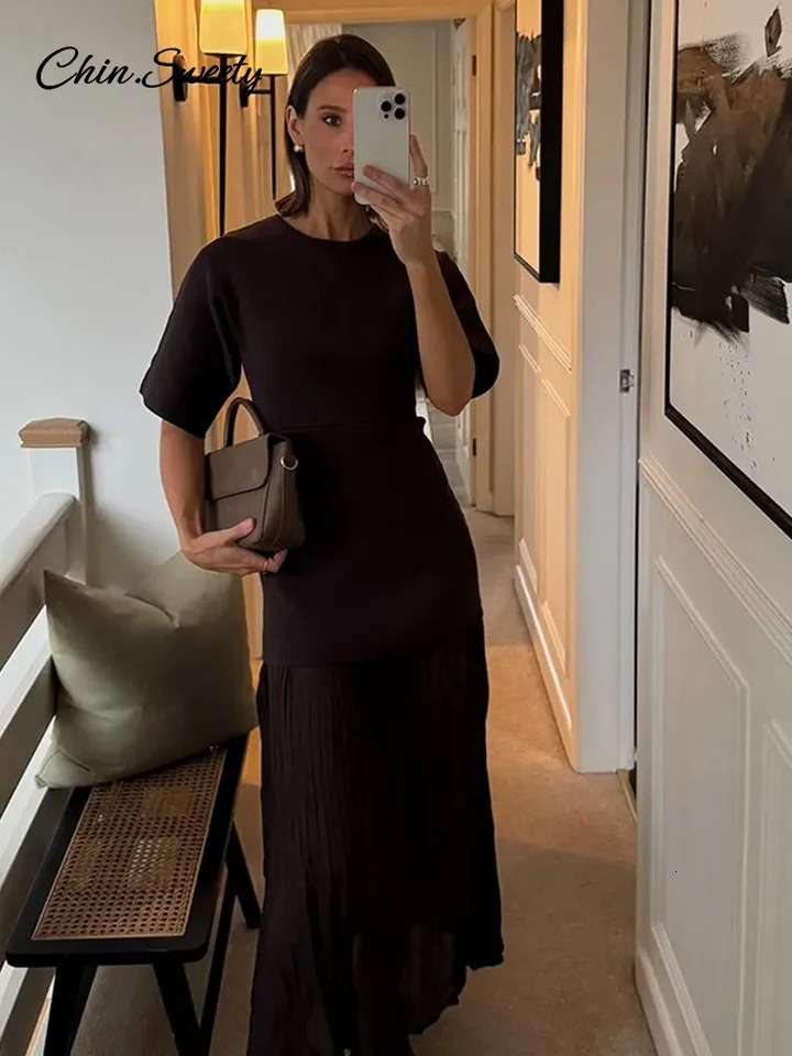 Elegant patch work long dress womens brown knitted Oneck half sleeved ultrathin pleated springsummer high street robe 250313