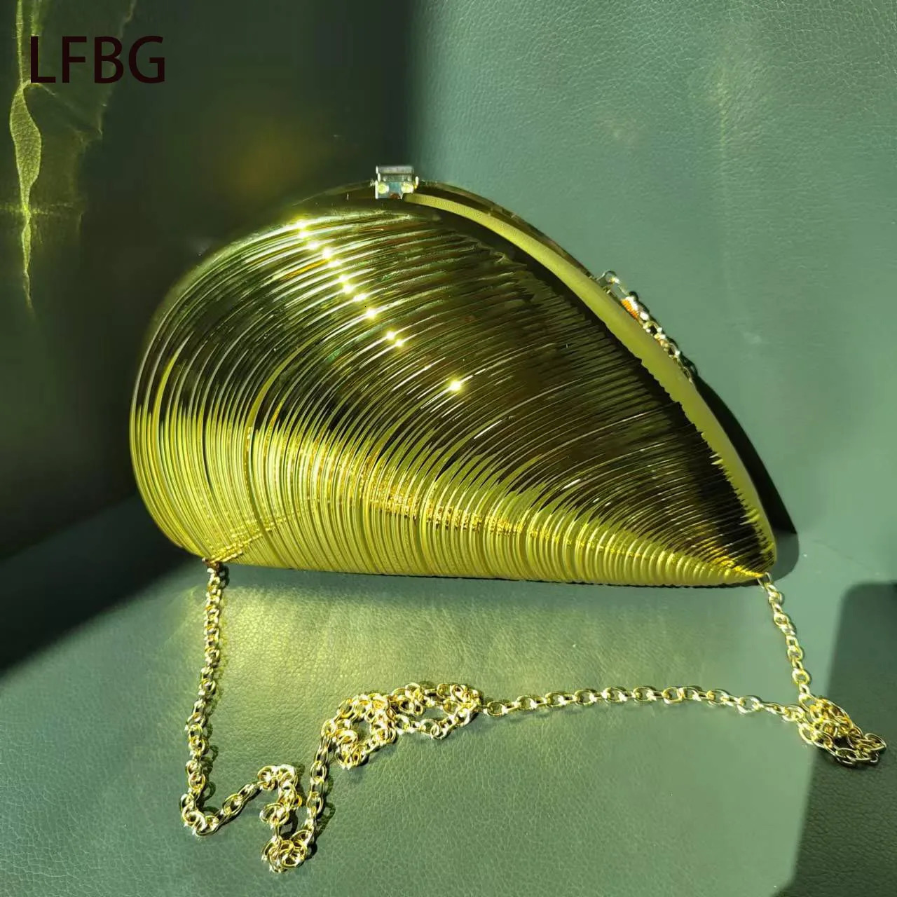 2025 Shell Shaped Acrylic Purse Clutch Bag Gold Purse Bag With Gold Chain 250305
