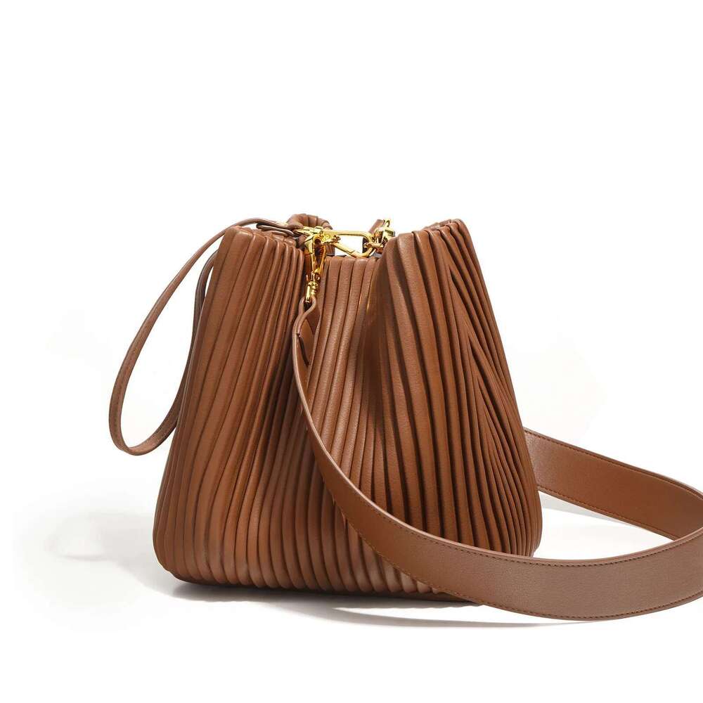 Women's Bags Women's Bags Fold Tote Pack Ladies Bucket Fashion Women Large Capacity Shoulder Girls Spring Summer New Pleated Split Leather B